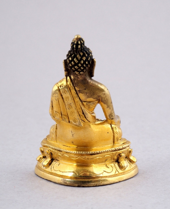 Скульптура «Будда». Китай. Конец XVIII века. Бронза, золочение. Высота 3,8 см.