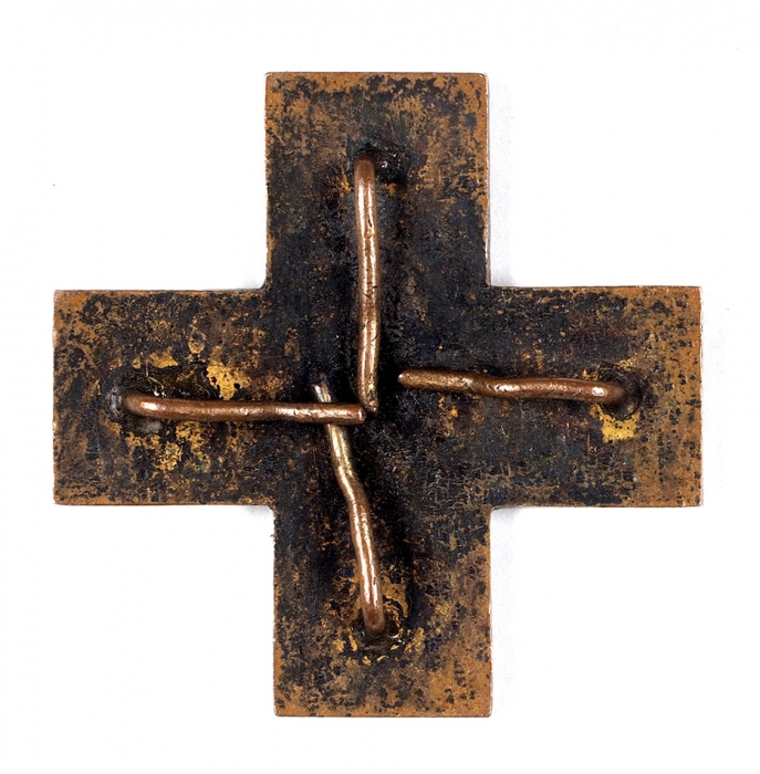 Знак отличия Красного Креста на головной убор военных медиков. [Б.м., 1914-1918].