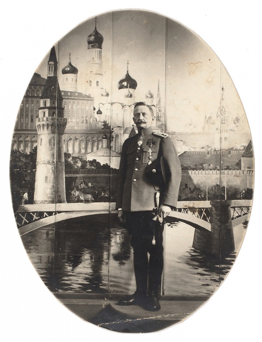 Фотография «Генерал-лейтенант Борис Викторович Адамович в Русском кадетском корпусе». [Б.м., 1920-1930-е гг.].