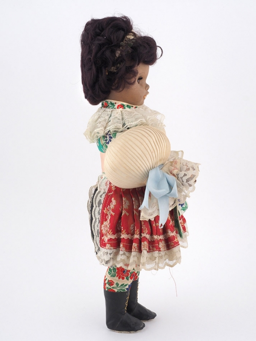 Кукла-мулатка в национальном костюме. СССР, 1970-е гг.