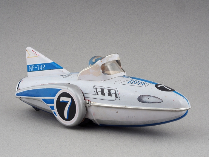 Металлическая инерционная игрушка: Спортивный автомобиль MF-742 с пилотом. Б.м., б.г. [1970-е].