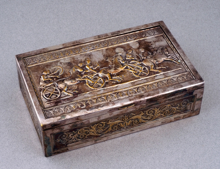 Коробка для сигар с сюжетом римских скачек. Западная Европа, середина XX века.