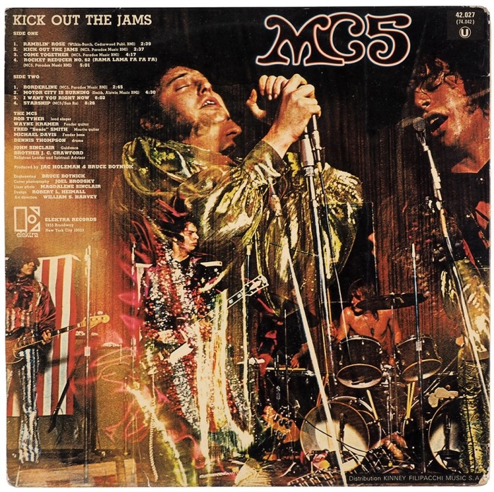 [Дебютный альбом «прото-панков» из коллекции Майка Науменко] Виниловая пластинка с записью выступлений пионеров панк-рока группы «MC5» «Kick Out The Jams». Нью-Йорк, 1968.