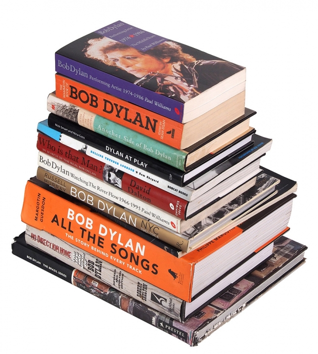 Коллекция из 12 книг о Нобелевском лауреате, поэте и музыканте Бобе Дилане из собрания музыкального продюсера Александра Кушнира. 1988-2020.