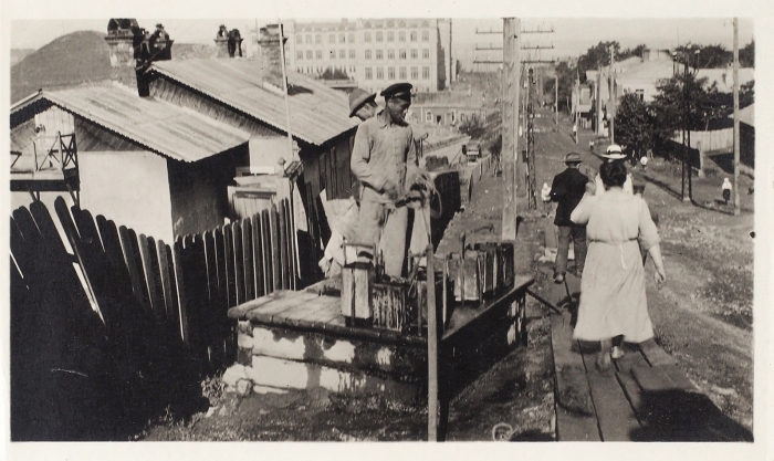 Владивосток в 1919 году. Две фотографии. [1919].