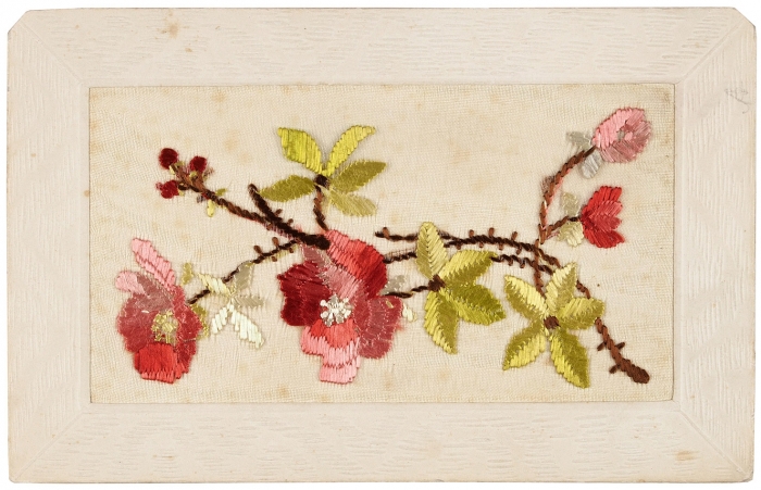 Открытка с вышивкой (цветок). Б.м, б.г. [Франция, 1913].