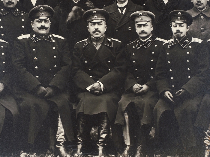 Групповая фотография служащих Министерства путей сообщения. [Витебск, 1916].