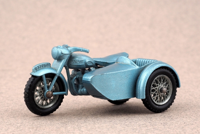 Коллекционная миниатюрная модель мотоцикла из серии «Matchbox Series» (№ 4). Великобритания: А Моко Lesney, до 1959 года.
