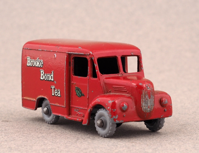 Коллекционная миниатюрная модель грузовика «Brooke Bonde Tea» из серии «Matchbox Series» (№ 35). Великобритания, a Lesney, 1960-е гг.